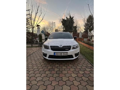 SKODA OCTAVIA 2.0 CR TDI RS DSG Napfénytető-Canton hangrendszer-Nagy Navi-225LE-Valós km