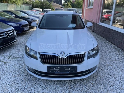 SKODA SUPERB 2.0 CR TDI Elegance DSG 162.000 KM TEMPOMAT NAVI VONÓHOROG TELJES SZERVIZMÚLT