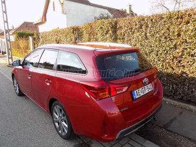 TOYOTA AURIS 1.8 HSD Live Plus (Automata)