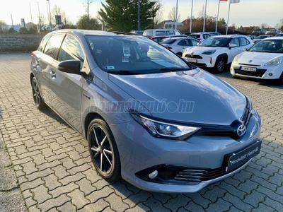 TOYOTA AURIS 1.8 HSD Selection (Automata) Mo-i. márkaszevizes történet