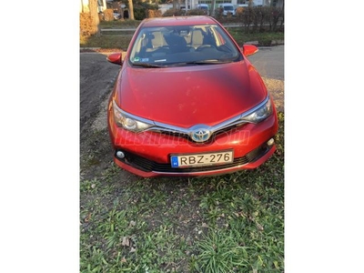 TOYOTA AURIS 1.8 keveset futott!