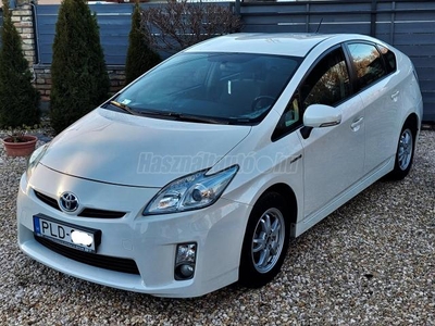 TOYOTA PRIUS 1.8 HSD(Automata)