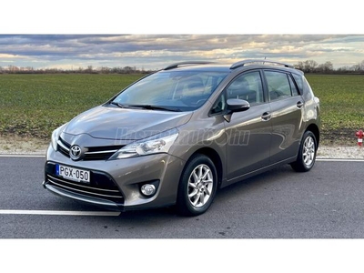 TOYOTA VERSO 1.6 Active Trend [7 személy] 72ekm!!!_7 személyes_Magyarországi_Vezetett szervizkönyv