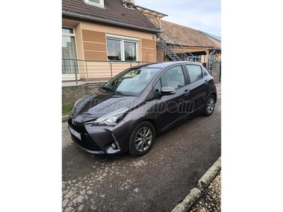 TOYOTA YARIS 1.4 D-4D Active (Navigáció. sávtartó. tolató kamera. tempomat)