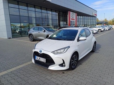 TOYOTA YARIS 1.5 Hybrid Comfort Style e-CVT Újszerű állapotban!