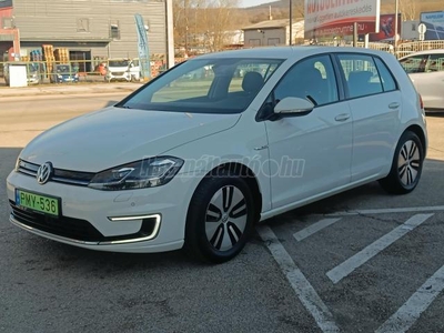 VOLKSWAGEN GOLF VII e-Golf Magyar Szervizkönyv 1tulaj!