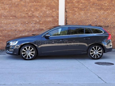 VOLVO V60 2.0 D [D4] Summum NAVI-BŐR-MEMÓRIA-DIGITMŰSZERFAL-HARMAN HIFI-KOCCANASGÁTLÓ-LED-ÜLÉSFŰTÉS-TEMPOMAT