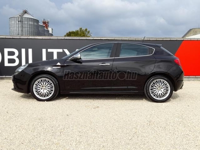 ALFA ROMEO GIULIETTA 1.4 TB Distinctive QV Line. Vezetett szervizkönyv. Ülésfűtés