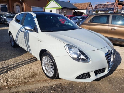 ALFA ROMEO GIULIETTA 1.4 TB Progression Garantált 115eKM. Motoros panorámatető!