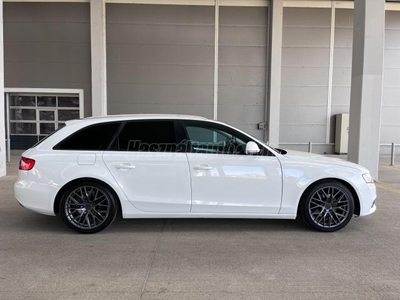 AUDI A4 Avant 2.0 TDI DPF /// SPORTLINE ///