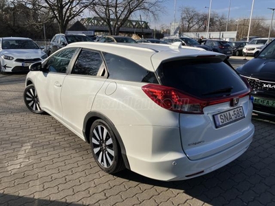 HONDA CIVIC Tourer 1.8 Sport ADAS Navi Kamera. Ülés fűtés. Sávtartó. Gyöngyház