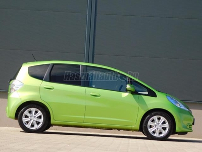 HONDA JAZZ 1.4 Hybrid (Automata) Panoráma tetős 5 liter alatti fogyasztás