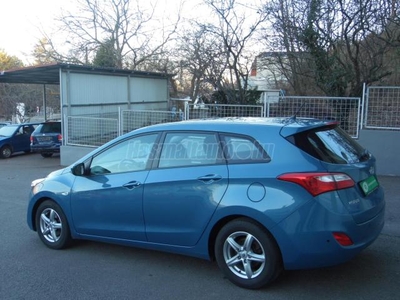 HYUNDAI I30 CW 1.4i Comfort SZERVIZKÖNYV-TEMPOMAT-KORMÁNYFŰTÉS-KLÍMA-1-TULAJ-99.800KM