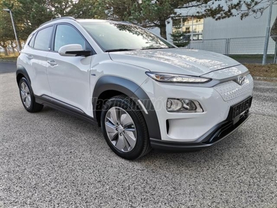 HYUNDAI KONA EV 39kWh Comfort /Sávtartó. Távolságtartó. Kamera. Keyless