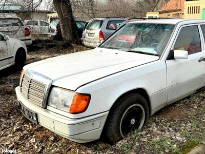 Mercedes-Benz W 124 Kevés KM. Automata