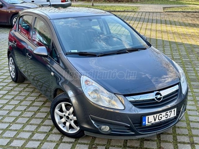 OPEL CORSA D 1.4 Enjoy Magyar! Első Tulajtól! Gyári Fényezéssel!