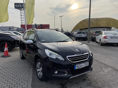 PEUGEOT 2008 1.2 PureTech Style