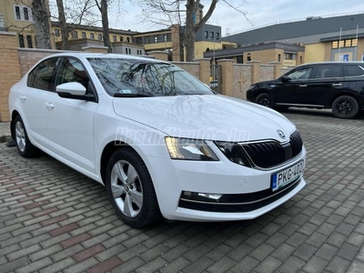 SKODA OCTAVIA 1.6 CR TDI Style magyarországi. vezetett szervizkönyv