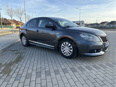 SUZUKI KIZASHI 2.4 SDLX CVT 4WD