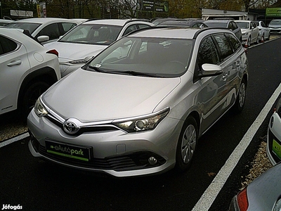 Toyota Auris Touring Sports 1.33 Live Magyarors...