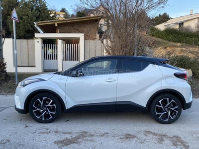 TOYOTA C-HR 1.8 Hybrid Selection e-CVT