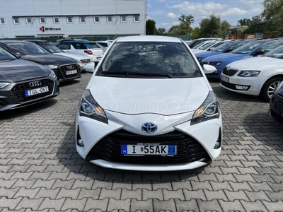 TOYOTA YARIS 1.5 VVT-i Hybrid Comfort e-CVT 103eKm!Sávtart.Kamera.Ráfutásvéd.!