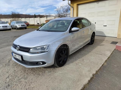 VOLKSWAGEN JETTA VI 1.6 CR TDI Comfortline DSG