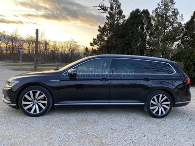 VOLKSWAGEN PASSAT VIII Variant 2.0 TDI BMT SCR Bi-Turbo Highline 4Motion DSG