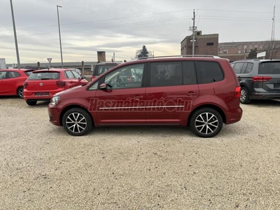 VOLKSWAGEN TOURAN 1.6 CR TDI Highline VÉGIG SZEKSZERVIZES SZERVÍKÖNYV MEGKÍMÉLT TAKARÉKOS