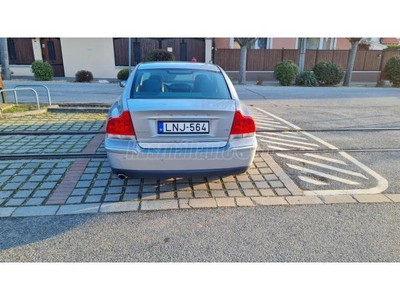 VOLVO S60 2.4 D5 Momentum Geartronic