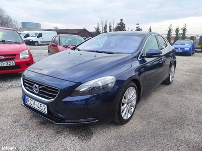 Volvo V40 1.6 D [D2] Kinetic Végig vezetett sze...