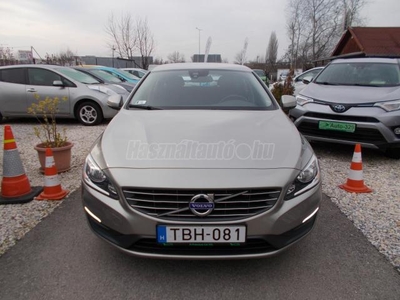 VOLVO V60 1.6 [T3] Kinetic MEGKÍMÉLT!GONDOS TULAJDONOSTÓL!TÉLI/NYÁRI ALUFELNI GARNITÚRA!