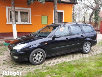 Ford Focus kombi 1.6 benzines ,vonóhoroggal eladó