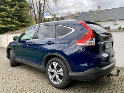 HONDA CR-V 2.0 Elegance 4WD. Vezetett szervizkönyv. valós futás teljesítmény. Vonóhorog