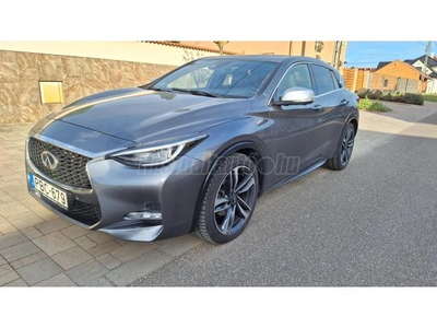 INFINITI Q30 1.6t Sport DCT