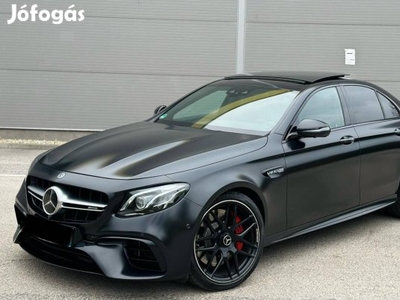 Mercedes-AMG E 63 S 4Matic+ 9G-Tronic Edition1