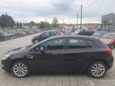 Opel Astra J 1.4 Enjoy 151000km klima