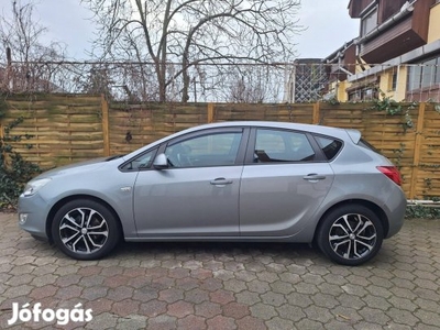 Opel Astra J 1.6 Sport