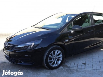 Opel Astra K 1.2 T 31.326 km - vezetett szerviz...