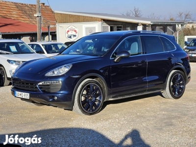 Porsche Cayenne S Tiptronic ic Szervizkönyv-PAN...