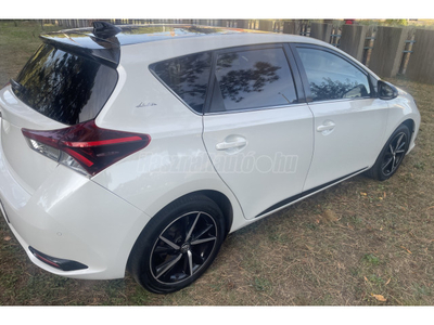 TOYOTA AURIS 1.6 Selection