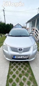 Toyota Avensis 2012