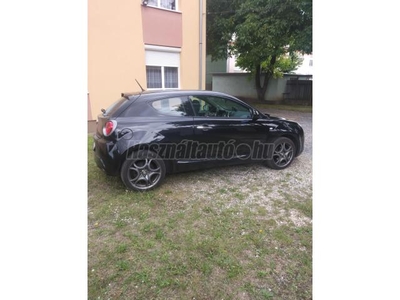 ALFA ROMEO MITO 1.4 MultiAir Distinctive Vezetett szervízkönyvel! Kevés km! Szép és kopásmentes belsővel.2 dík tulajdonos