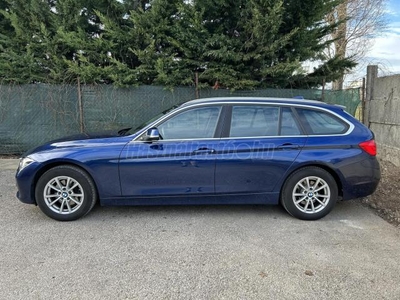 BMW 320d Sport (Automata) Szervízkönyv. Navi. Led