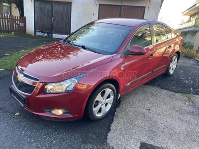 CHEVROLET CRUZE 1.8 LT Plus GYÖNGYHÁZ BORDÓ 1.8-AS 140LE