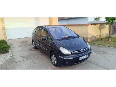 CITROEN XSARA PICASSO 1.6 Exclusive 8V 2004 1.TULAJTÓL JÉGHIDEG DIGITKLÍMA 260.000 KM VONÓHOROG SZÉP MEGKÍMÉLT ÁLLAP