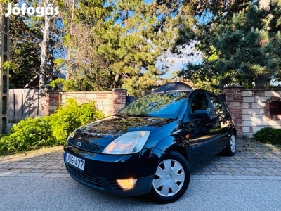 Ford fiesta 1.3 benzin klíma el ablak 2db gyári kulcs azonnal elvihetö