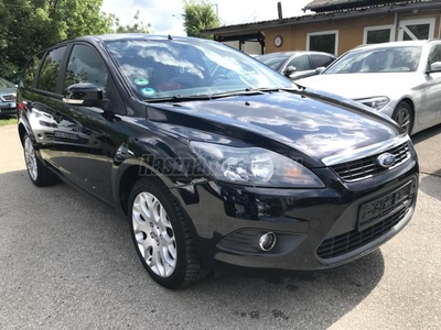 FORD FOCUS 1.6 Ti-VCT Titanium 1.6 Sport!!! Kulcsnélküli indítás. 17 gyári kerekek!!! Egyedi külső!!!