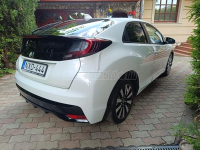 HONDA CIVIC 1.4 Elegance Navi Gyönyörű!74797km!