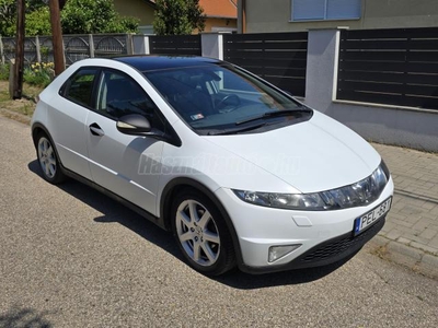 HONDA CIVIC 2.2 CTDi Executive NAVI PANORÁMA XENON KIHANGOSÍTÓ